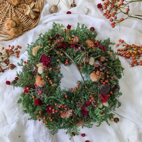 超早割クリスマス2025野ばら＆木の実ベル付きリース ミニスワッグ