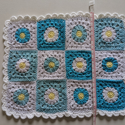 グラニースクエア　マルチカバー コットン モチーフ編み グラニースクエア マルチカバー 27cm