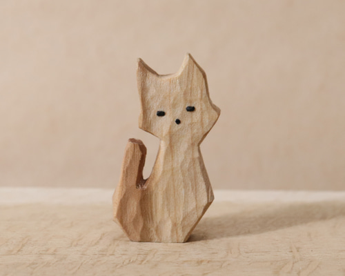 猫 木彫り ネコの置物 ねこの雑貨（木材：ブラックチェリー）（No