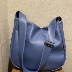 【良品】デザインインヴェルソ　ショルダーバッグ　斜め掛け　肩掛け　ブルー 良品】デザインインヴェルソ ショルダーバッグ 斜め掛け 肩掛け ブルー
