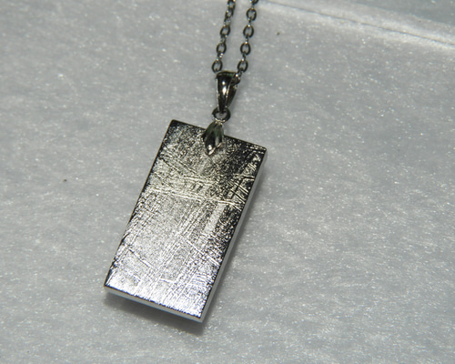 ギベオン隕石　エッチングしたて　ネックレス　鉄隕石 鑑別書】メテオライトジャパンのギベオン隕石 gibeon meteorit