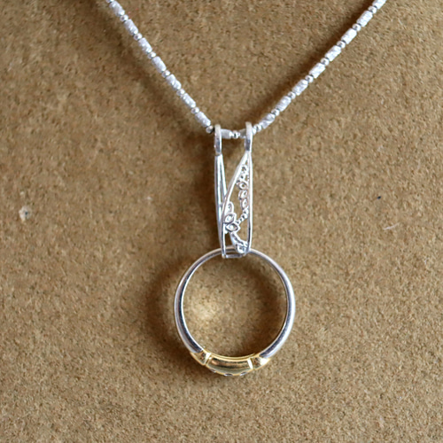 結婚指輪をお洒落なネックレスに リングホルダーバチカン プラチナ