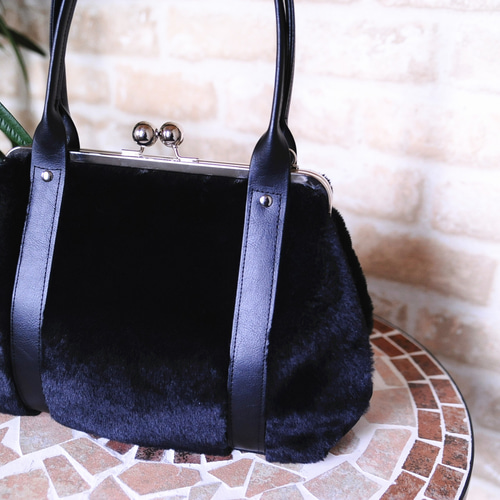 ブラック☆ファーバッグ☆がま口ショルダー＆ハンド2wayバッグ