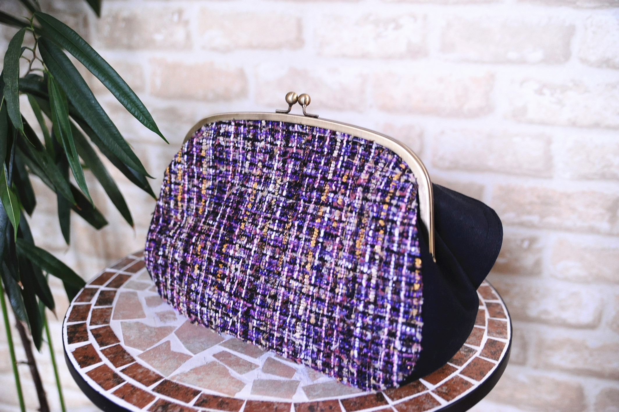 紫ツイード生地肩幅広5cm☆軽量☆肩こりしない☆ビッグサイズがま口ボディバッグ☆レディース☆メンズ☆キッズ☆斜め掛け