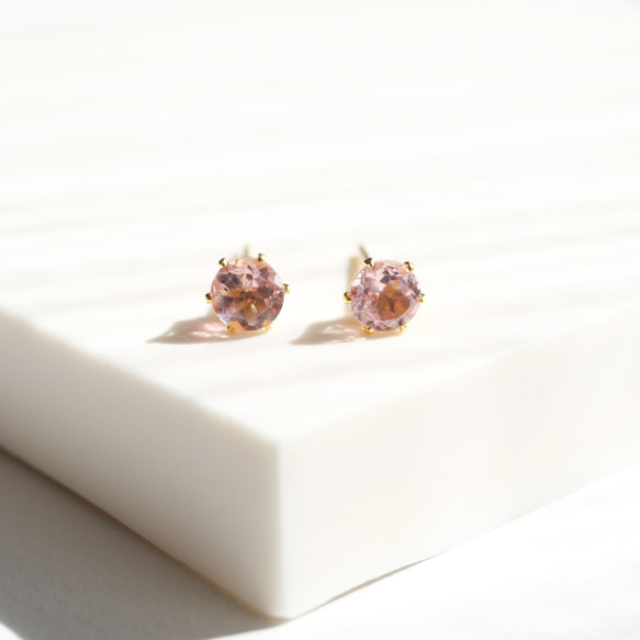 ピンクトルマリンの一粒ピアス ４ｍｍ  １０月誕生石　サージカルステンレス　金属アレルギー対応　つけっぱなしＯＫ　天然石 1枚目の画像