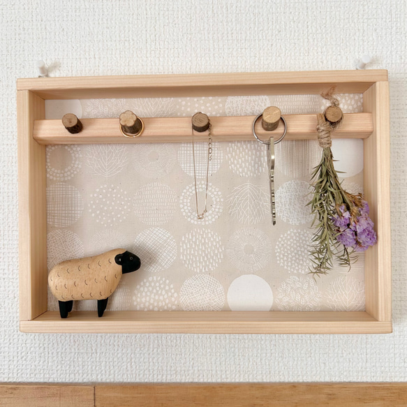 ひのきの北欧風壁掛けキーフック アクセサリーフック 飾り棚 壁掛け