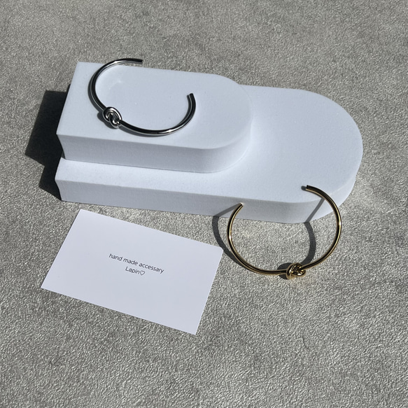 結び目デザイン　サージカルステンレス　バングル　ニッケルフリー　ひねり　k18コーティング　金属アレルギー対応　高品質 18枚目の画像