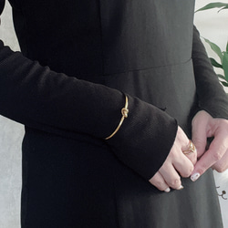 結び目デザイン　サージカルステンレス　バングル　ニッケルフリー　ひねり　k18コーティング　金属アレルギー対応　高品質 5枚目の画像