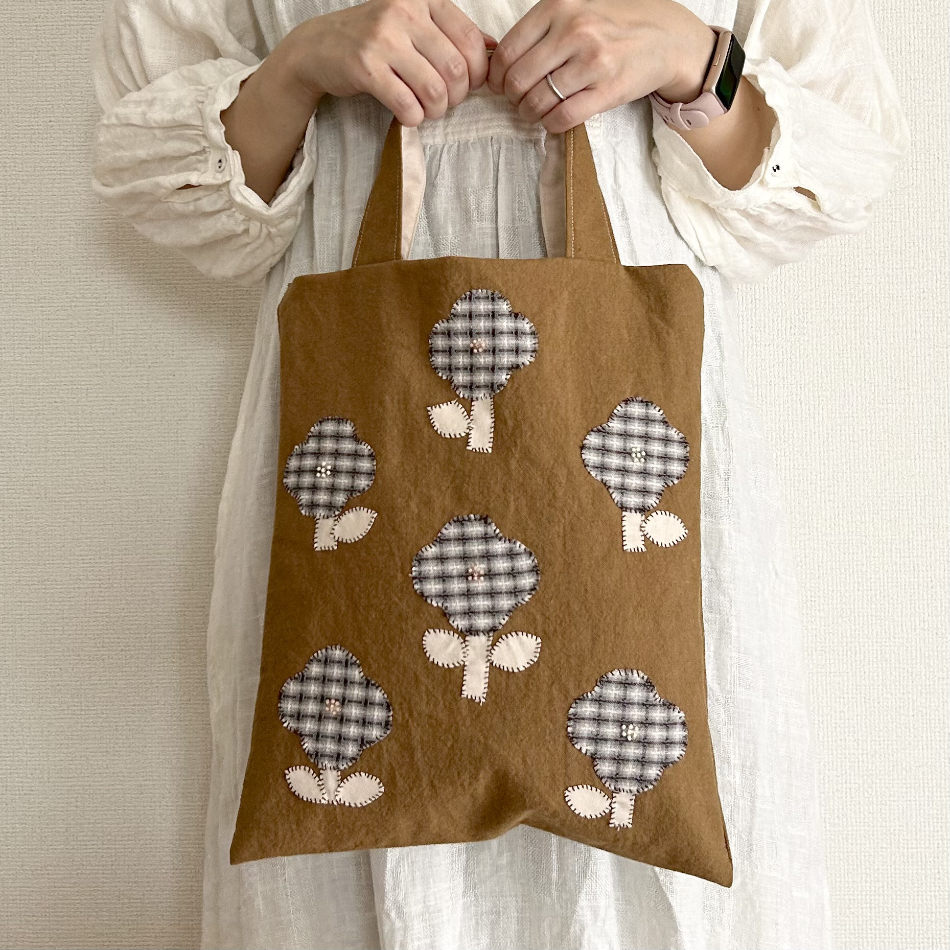 ちくちく手縫い 花畑のミニトートバッグ