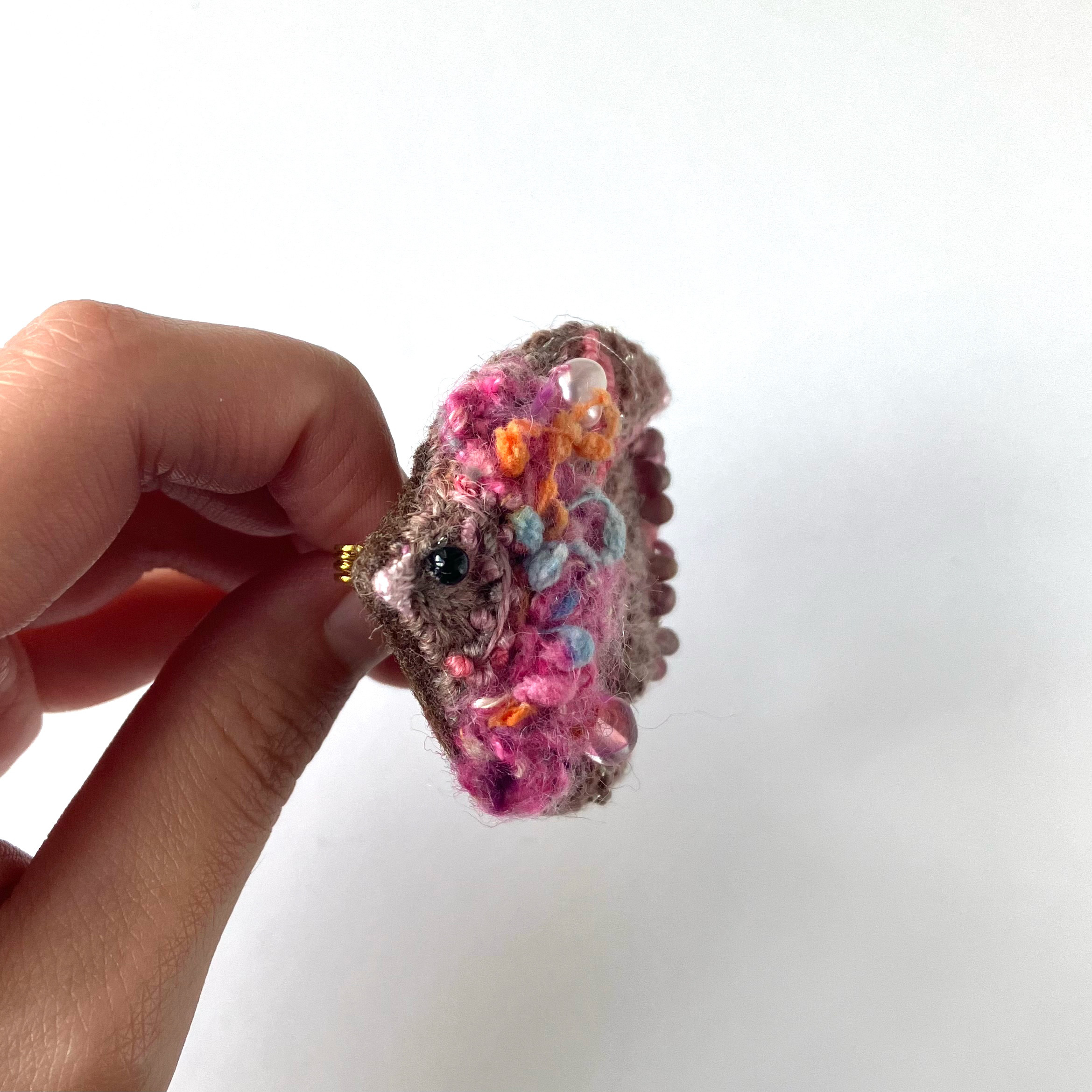 秋色カラフルバード " autumn enjoy color bird"　鳥さん　秋冬刺繍ふっくらブローチ