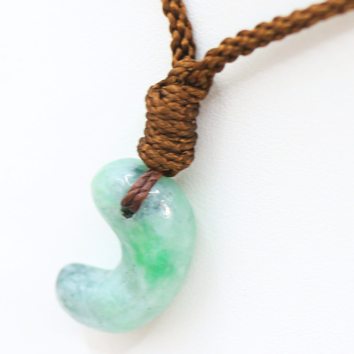 ミャンマー産翡翠勾玉 楽天市場】ミャンマー翡翠 陰陽勾玉 巴型 | 縁結び勾玉