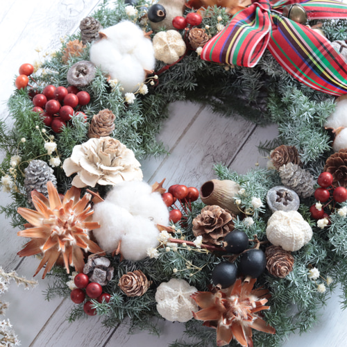受注製作】フレッシュグリーンとサンキライ&木の実のリース＊大きめ