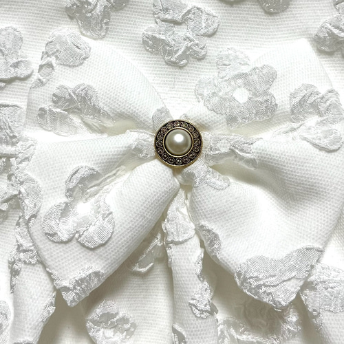 犬服 花柄膨れジャガードニットのバルーンワンピース（白色） ペット服