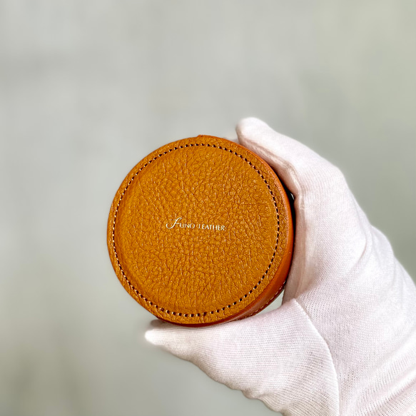 大人可愛い上質レザーの小物入れ　　コニャック 5枚目の画像