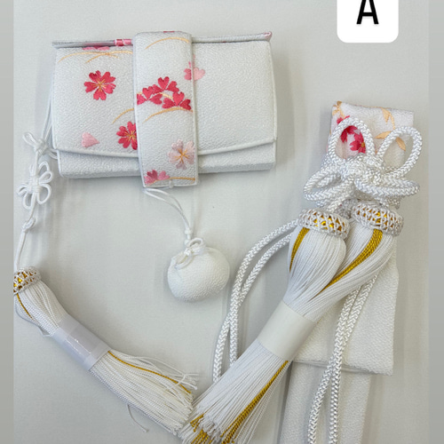 花嫁和装【新品 婚礼用/筥迫・懐剣2点セット】刺繍花柄白系A