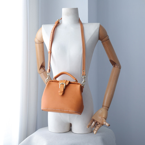 ☆2個限りキャンペーン中！☆がま口バッグ 手作りのレザーショルダー