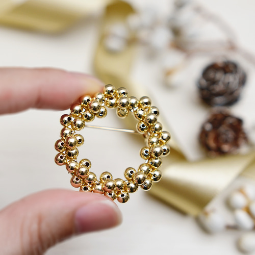 ブローチ 】ご褒美 14kgf ゴールド 実 リース ／人気の新作 ブローチ