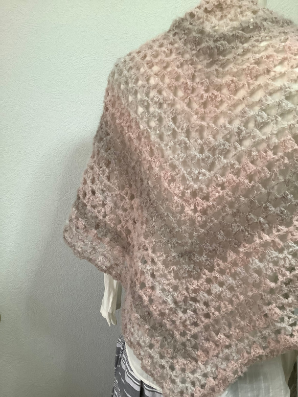 セピア調の三角ショール　三角ストール　手編み　グラデーション 3枚目の画像