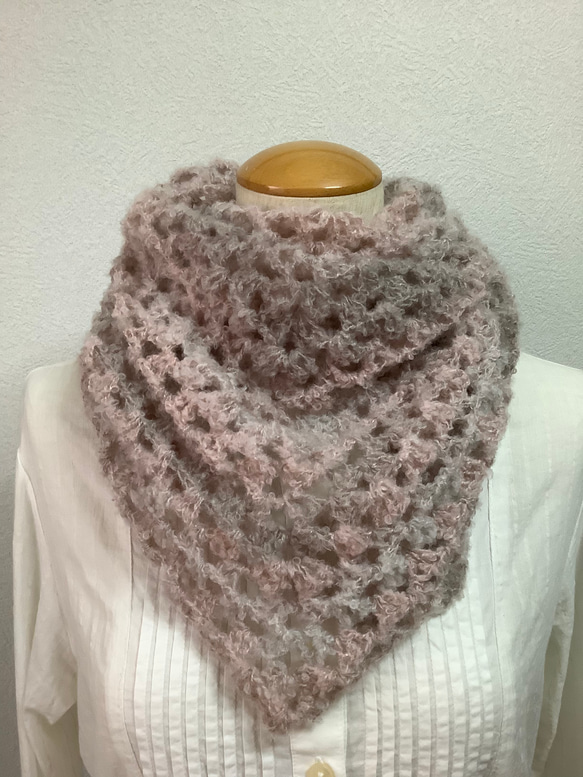 セピア調の三角ショール　三角ストール　手編み　グラデーション 4枚目の画像