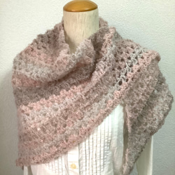 セピア調の三角ショール　三角ストール　手編み　グラデーション 5枚目の画像