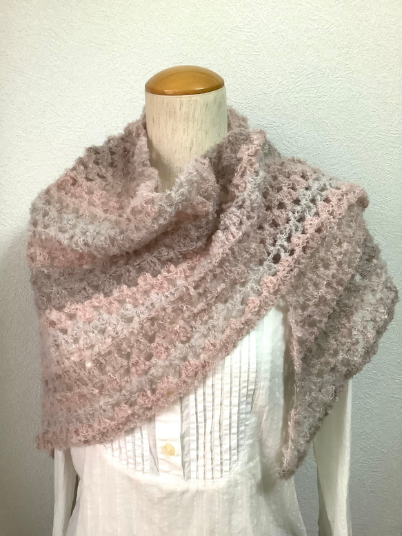 セピア調の三角ショール　三角ストール　手編み　グラデーション 5枚目の画像