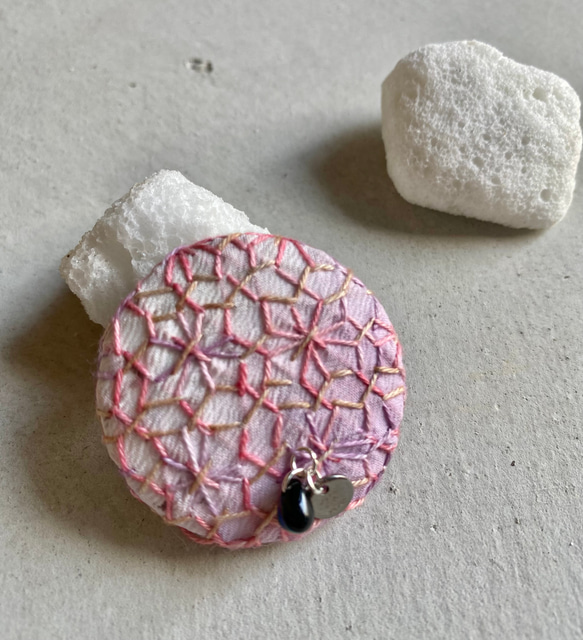 《着物リメイク》刺し子ブローチ 1枚目の画像