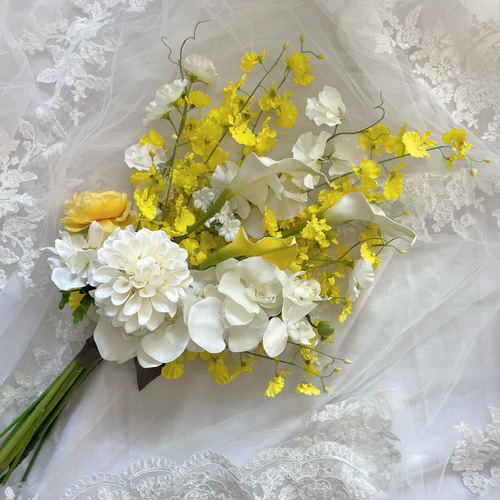 胡蝶蘭、カラー、オンシジュウム、ダリア、ウェディングブーケ