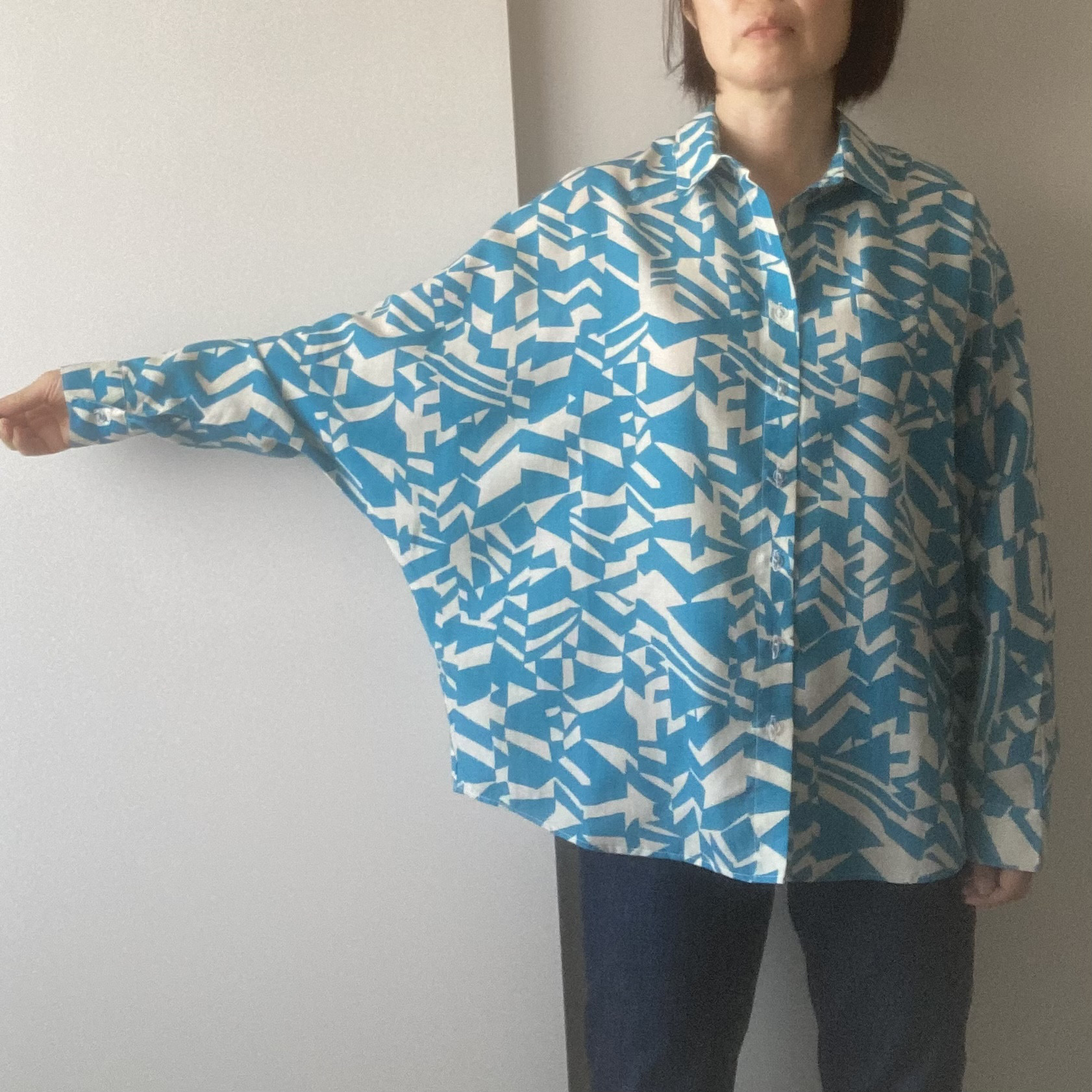 ドルマンスリーブのシャツ　ターコイズ