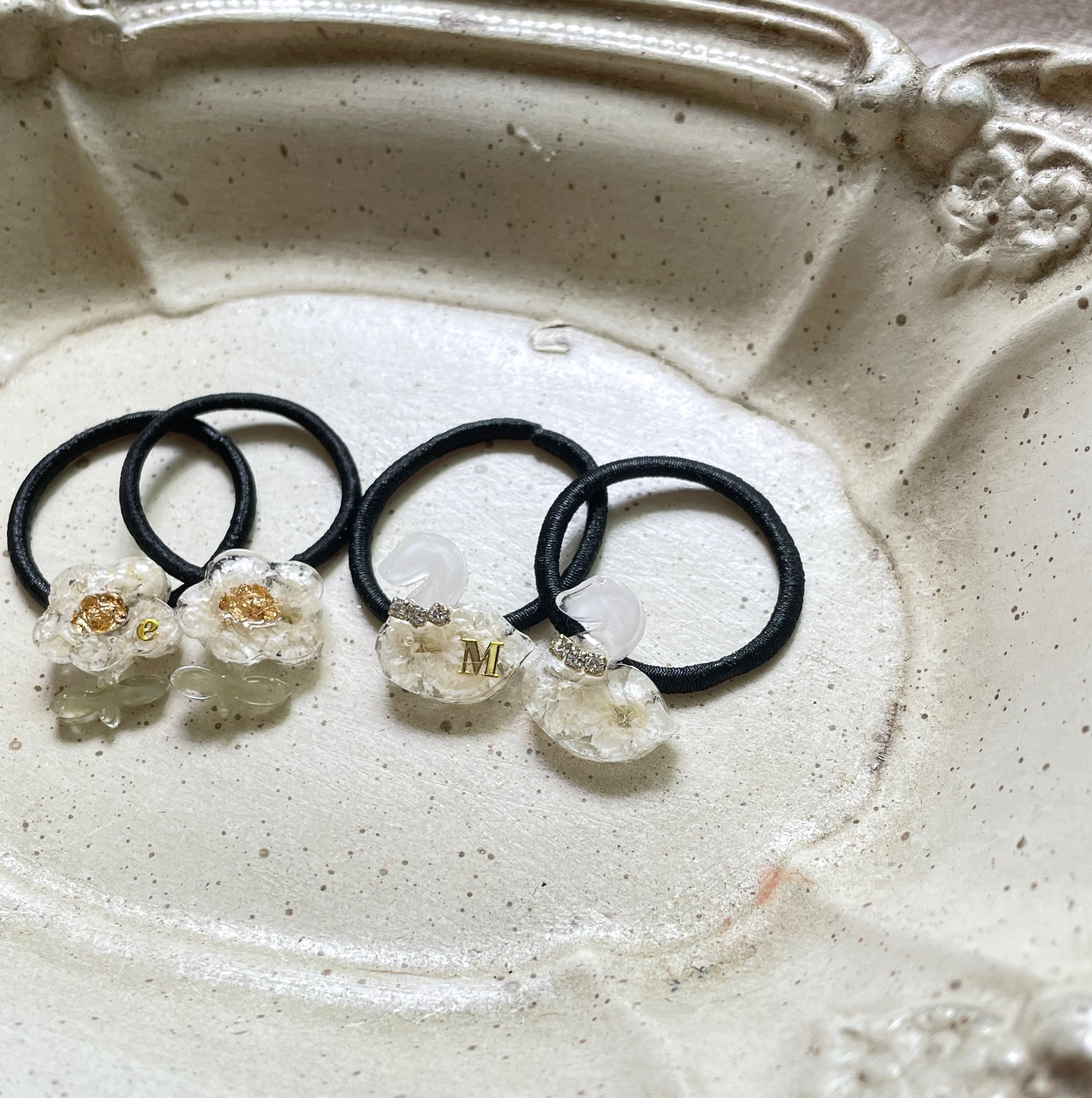 イニシャル ヘアゴム ヘアアクセサリー ベビー キッズ レジン ヘアゴム  