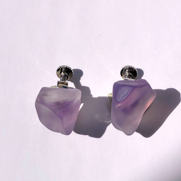 [One of a kind] 薰衣草石英原石耳環礦物天然石手工配件（No.2636） 第3張的照片