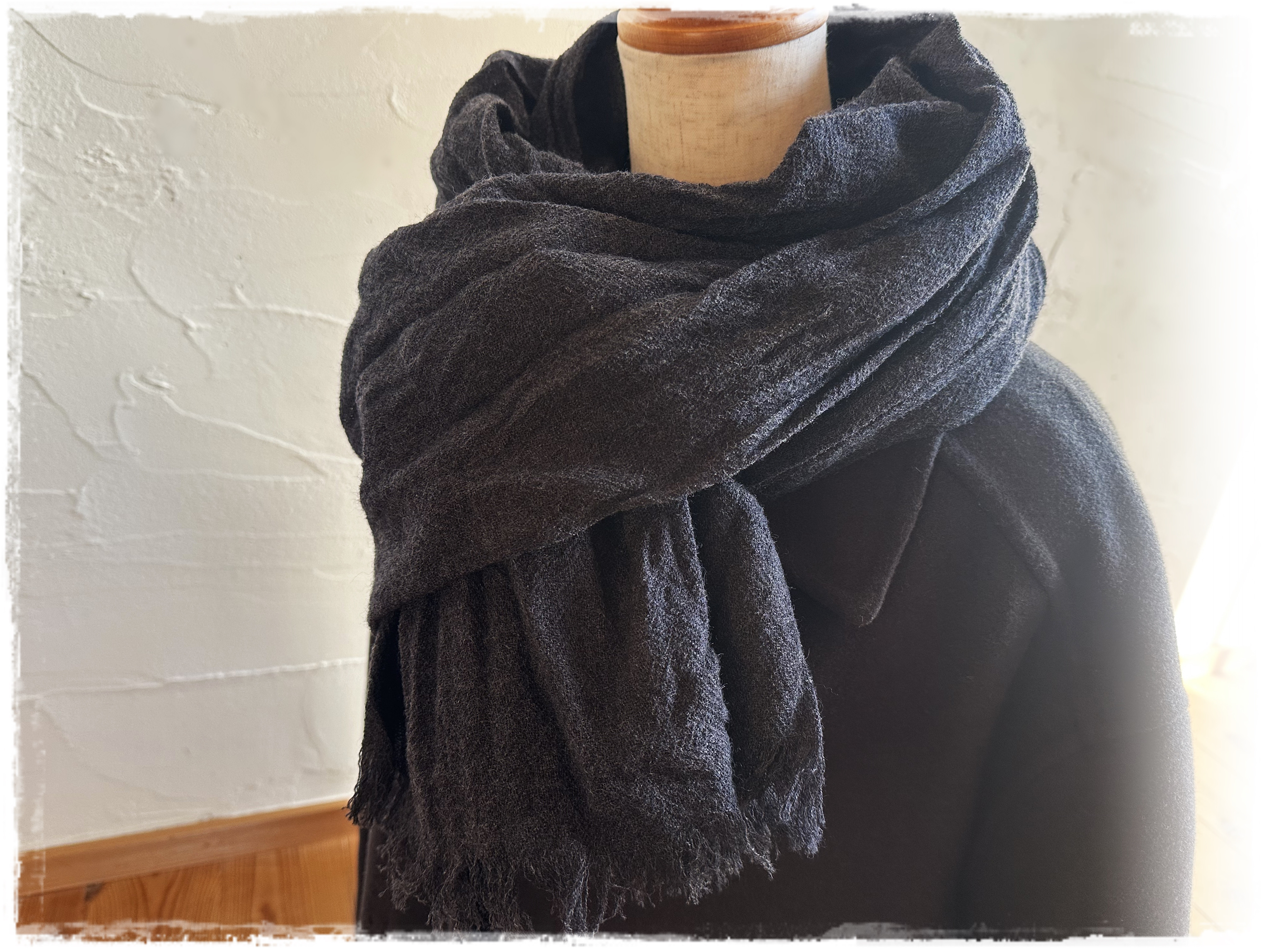 ＊　ウールガーゼ　大判ストールマフラー（ダークグレー）　＊