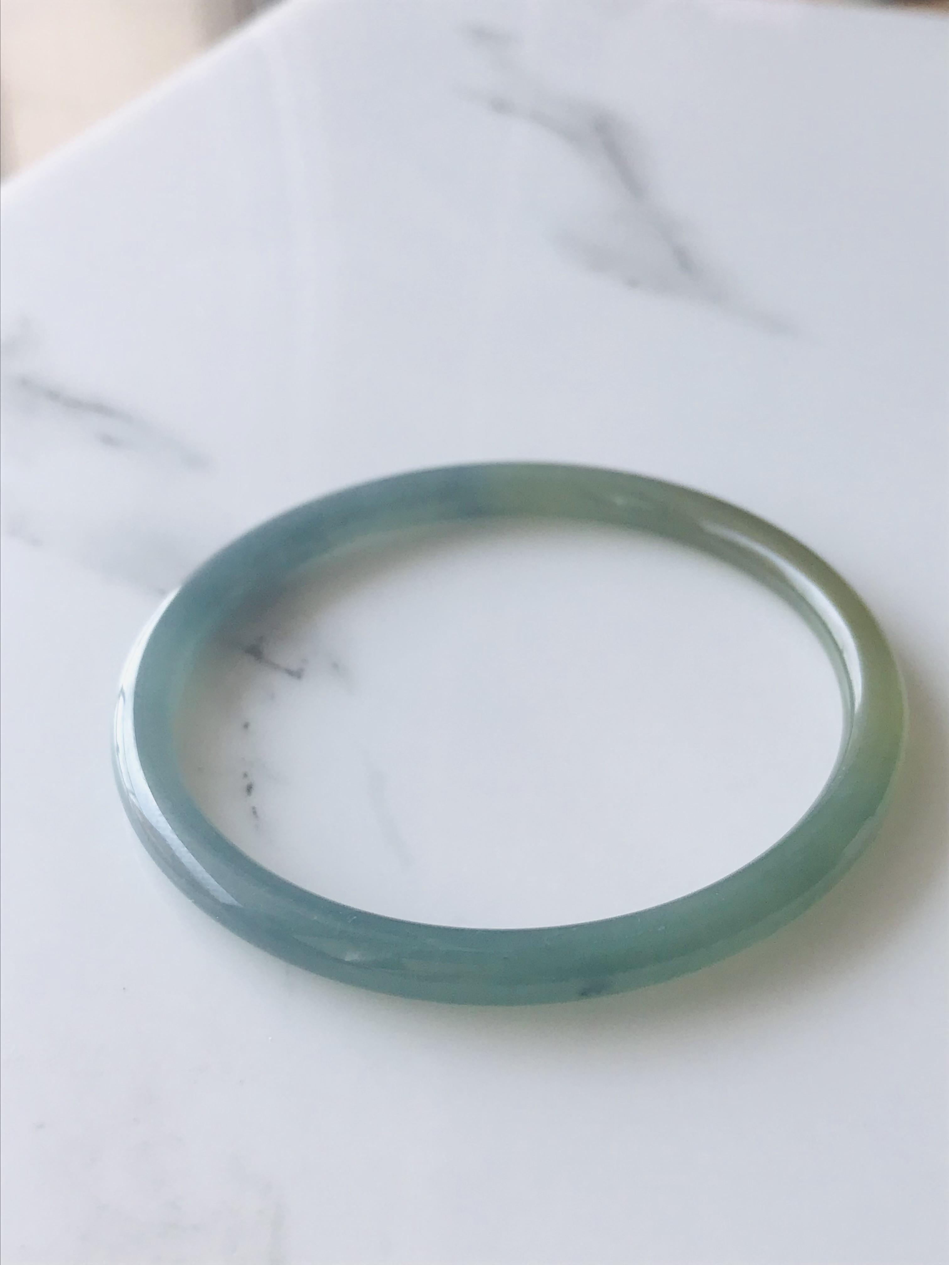 【B1210-0135】ジェイド　翡翠　ヒスイ　バングル 希少　グアテマラ産  54.5mm