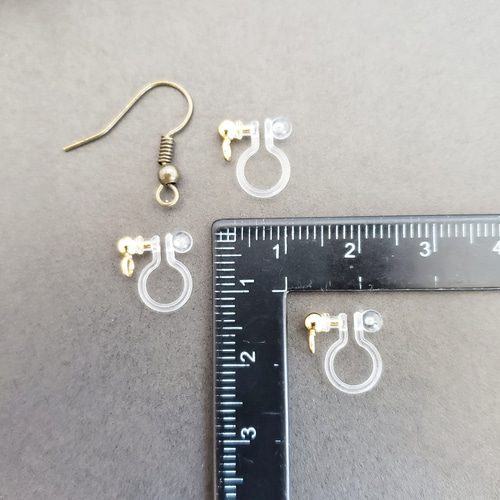 【LES CLEIAS】金メッキのフリングイヤリング Amazon | LES POULETTES JEWELS - 金メッキ イヤリング 薄い