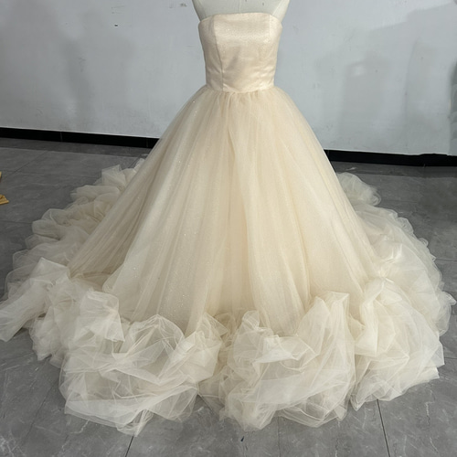 豪華！ウエディングドレス Vネック キャミソール ラッフルフリル  