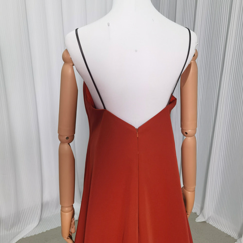 送料無料！パーティードレス ノースリーブ キャミソール スレンダー  