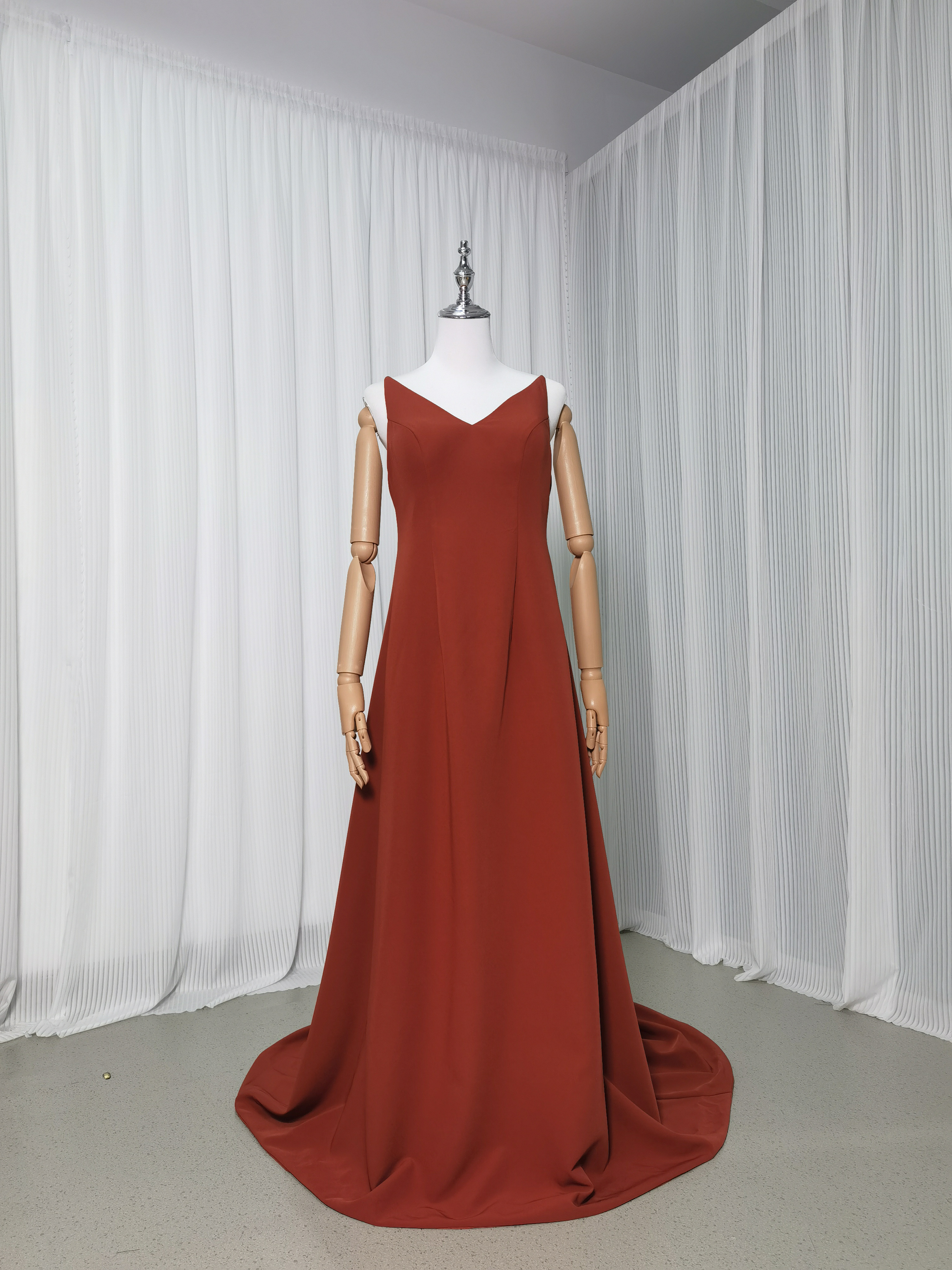 送料無料！パーティードレス ノースリーブ キャミソール スレンダーライン 背中見せ 2次会/合コン/デート