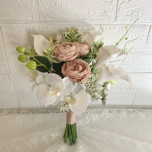 アーティシャルフラワー ブーケ&ブートニア　くすみピンク系　韓国風　結婚式 くすみピンクバラと胡蝶蘭の韓国風ウェディングブーケ
