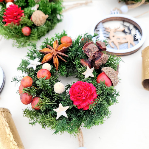 アンティークベルのついたChristmas winterリース ドライフラワー