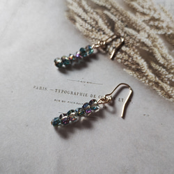 SOLD◆ハンドメイド ガラスピアス シンプル 小ぶり アイスブルー スクエア SOLD◇ハンドメイド ガラスピアス シンプル 小ぶり アイスブルー