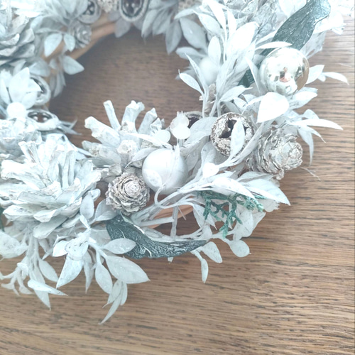 シルバーリーフのクリスマスリース/ シルバーインテリア、玄関リース
