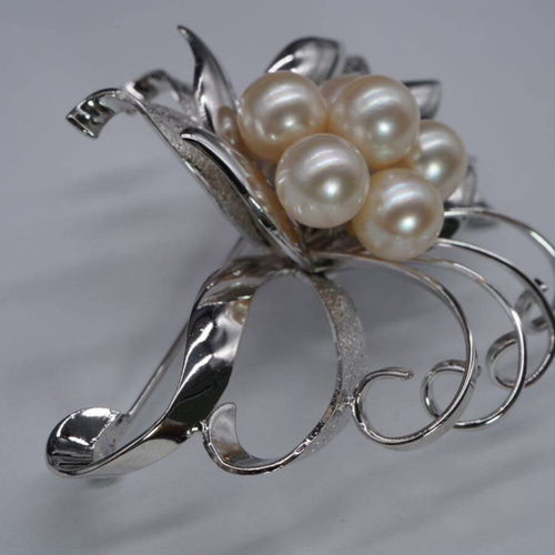 アコヤ本真珠ブローチ 強テリ上質花珠級 約7.0-7.5mm大粒日本産あこや