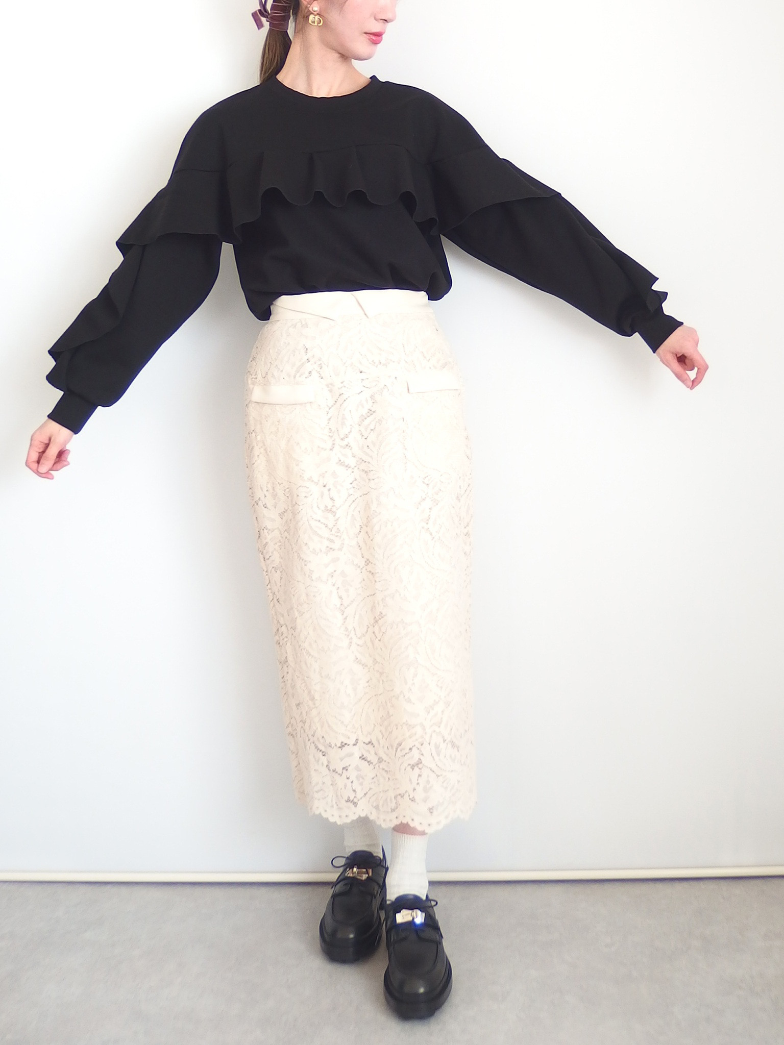 フリルジャージーニットプルオーバー（ブラック）