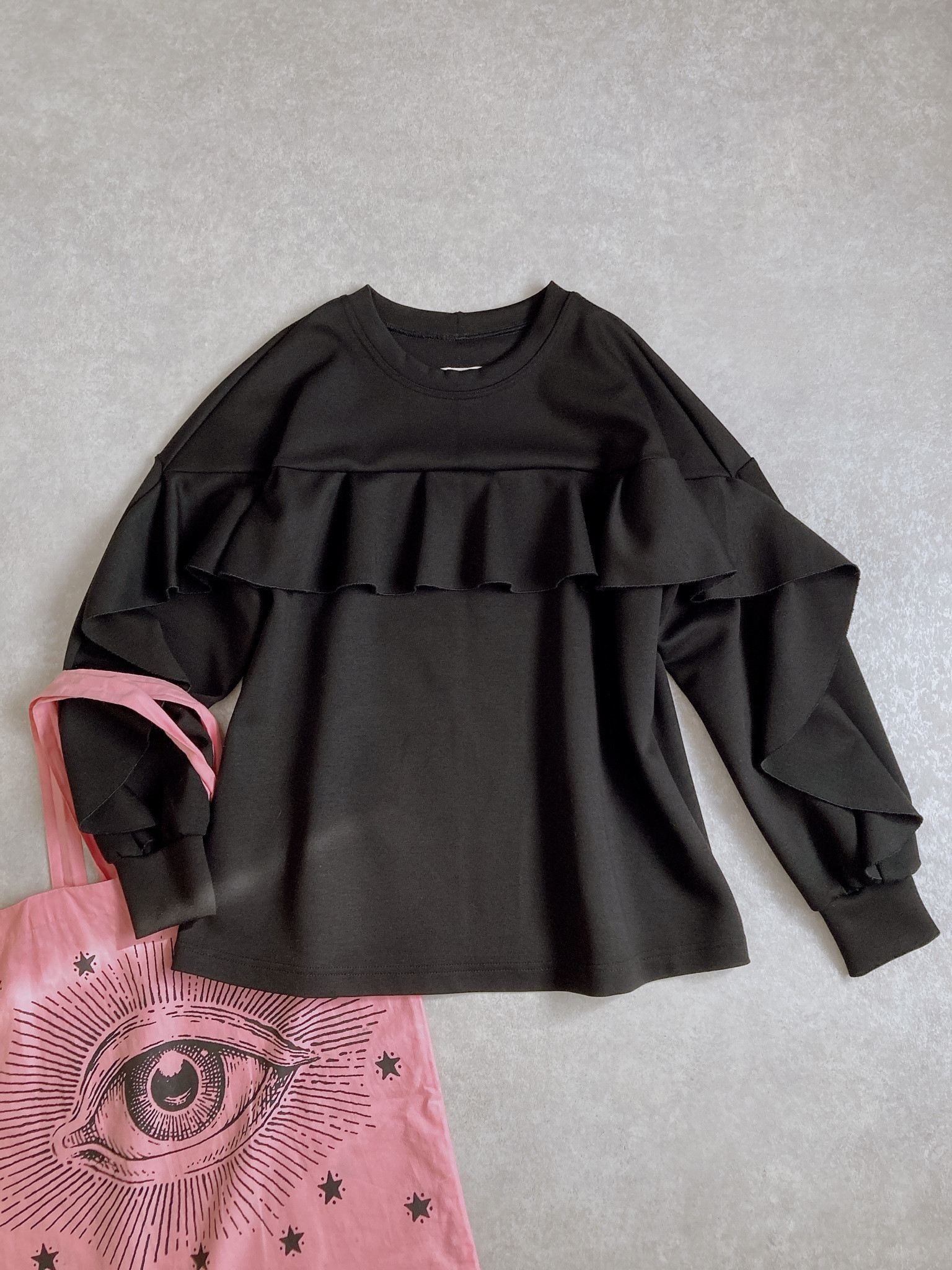 フリルジャージーニットプルオーバー（ブラック）