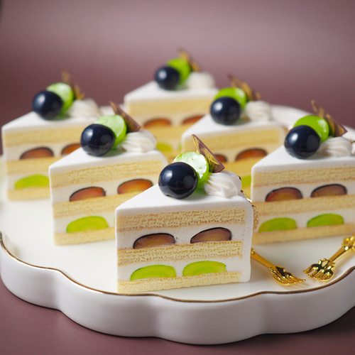 d*7様 ショートケーキさんの編みぐるみキーホルダー〇 d*7様 ショートケーキさんの編みぐるみキーホルダー〇