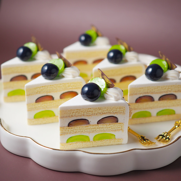 d*7様 ショートケーキさんの編みぐるみキーホルダー〇 d*7様 ショートケーキさんの編みぐるみキーホルダー〇 d*7様