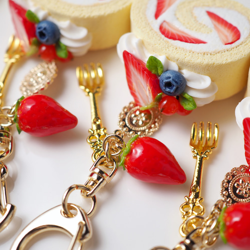 いちごロールケーキキーホルダー キーホルダー Fairy Candy 通販