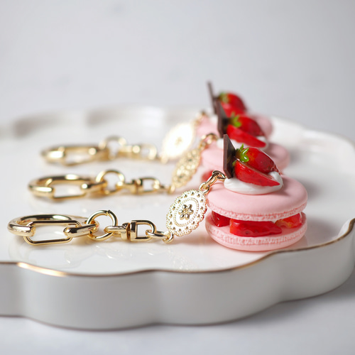 いちごマカロンキーホルダー キーホルダー Fairy Candy 通販 18349501