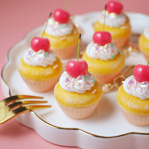 チェリーカップケーキキーホルダー キーホルダー Fairy Candy 通販