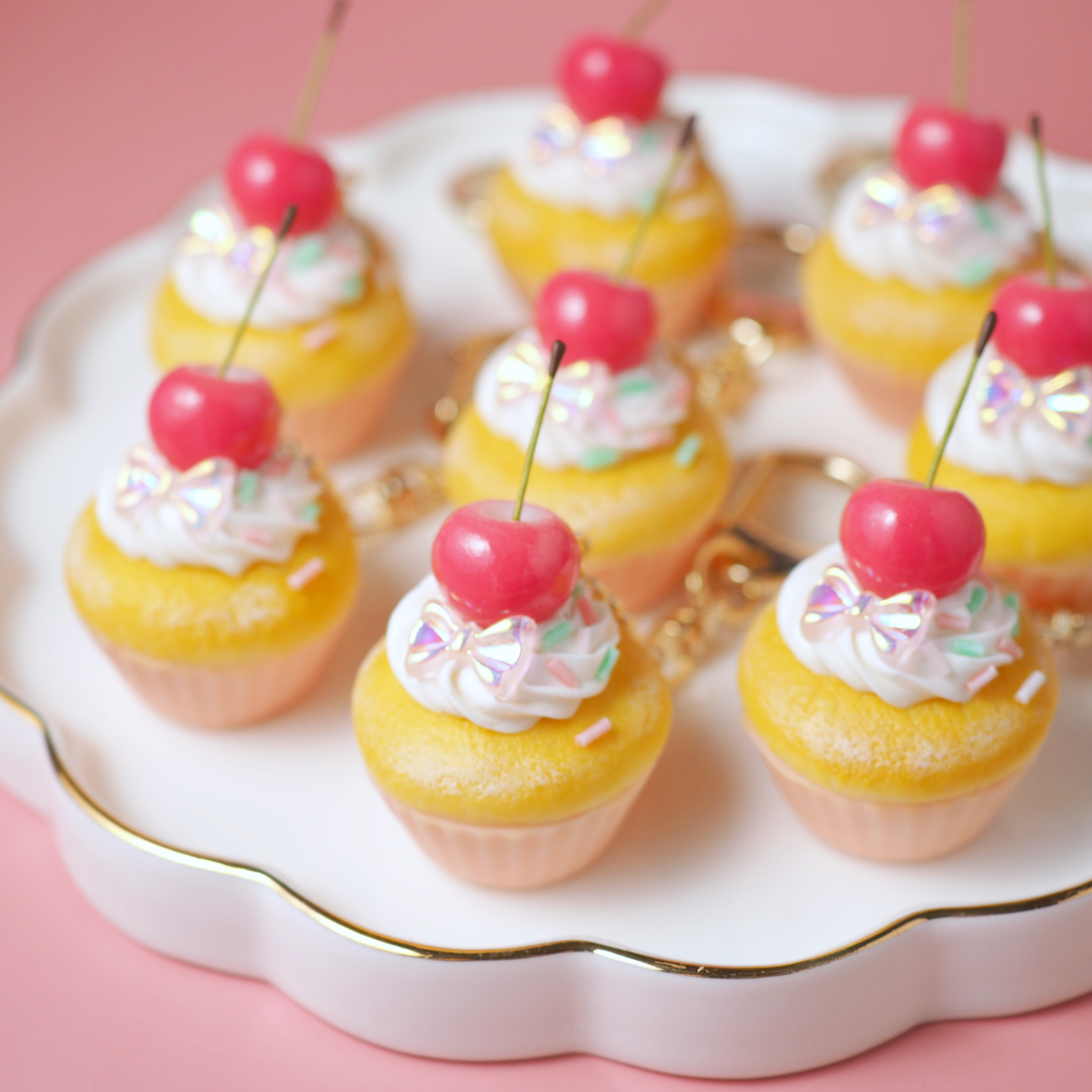 チェリーカップケーキキーホルダー キーホルダー Fairy Candy