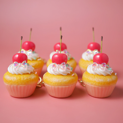 チェリーカップケーキキーホルダー キーホルダー Fairy Candy